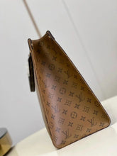 Shoulder Bags
