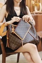 Shoulder Bags