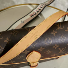 Shoulder Bags