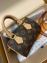 Crossbody Bags