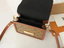 Shoulder Bags