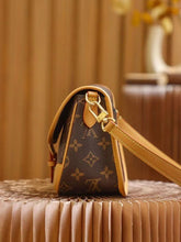 Shoulder Bags