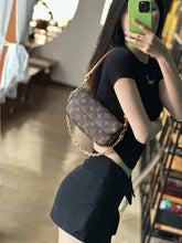 Shoulder Bags