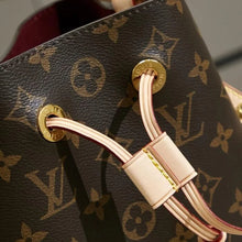 Shoulder Bags