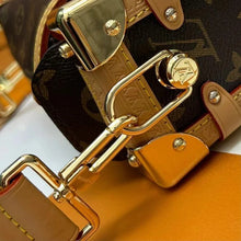 Shoulder Bags