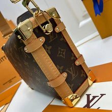 Shoulder Bags