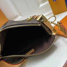 Shoulder Bags