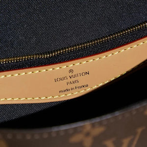 Shoulder Bags