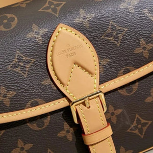 Shoulder Bags