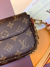 Shoulder Bags