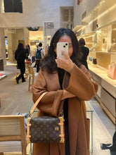 Shoulder Bags