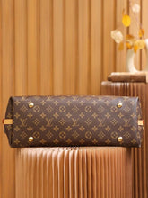 Shoulder Bags