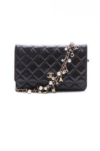 Pearl Charm Wallet on Chain