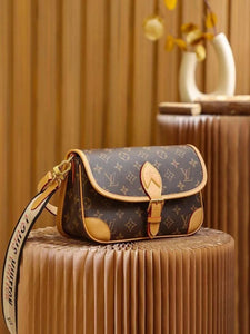 Shoulder Bags