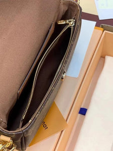 Shoulder Bags