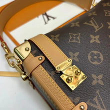 Shoulder Bags