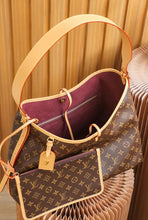 Shoulder Bags