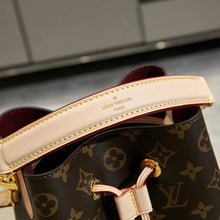 Shoulder Bags