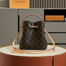 Shoulder Bags