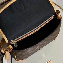 Shoulder Bags