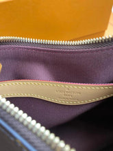 Shoulder Bags