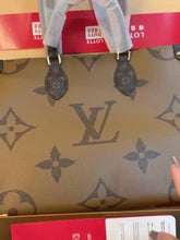 Shoulder Bags