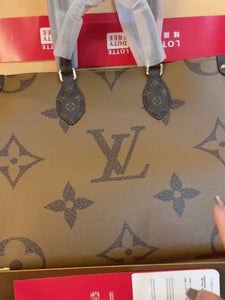 Shoulder Bags