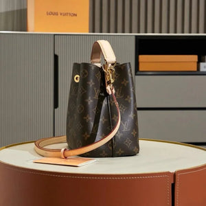 Shoulder Bags