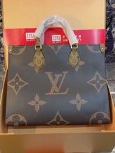 Shoulder Bags