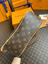 Shoulder Bags
